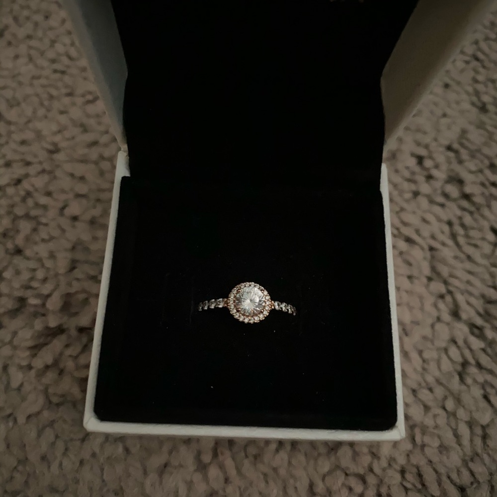 Pandora rose gold ring